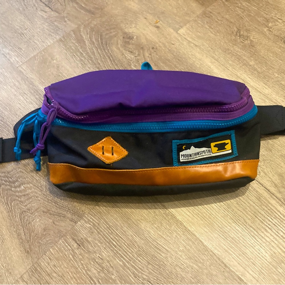 Mountainsmith Fanny pack in Purple Reign